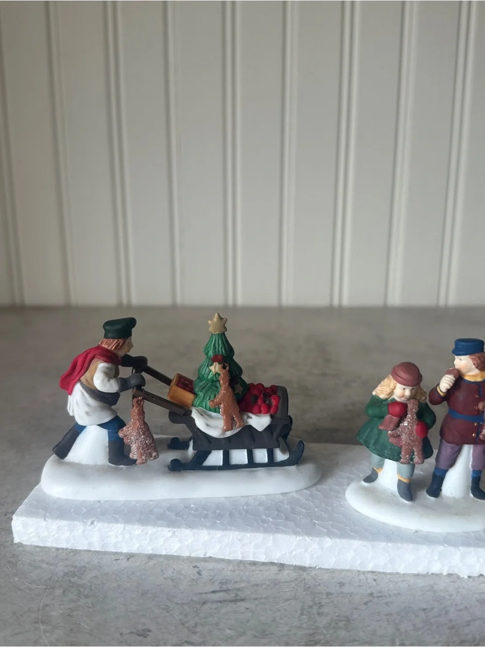 Dept 56 Gingerbread Vendor Set Of 2 Heritage Village Accessory With Box #58402